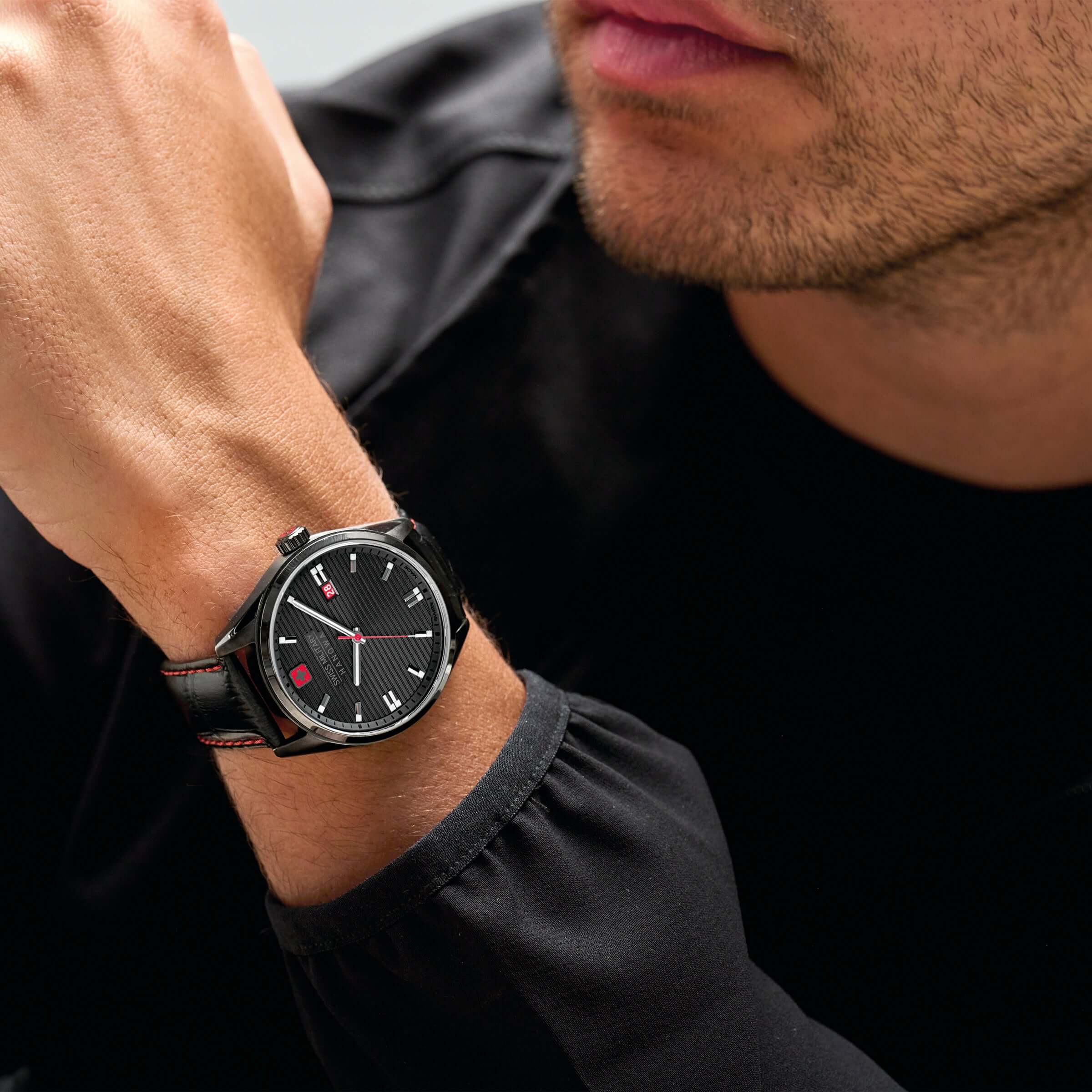 ROADRUNNER Leder Schwarz 42mm - Swiss Made - Image 4